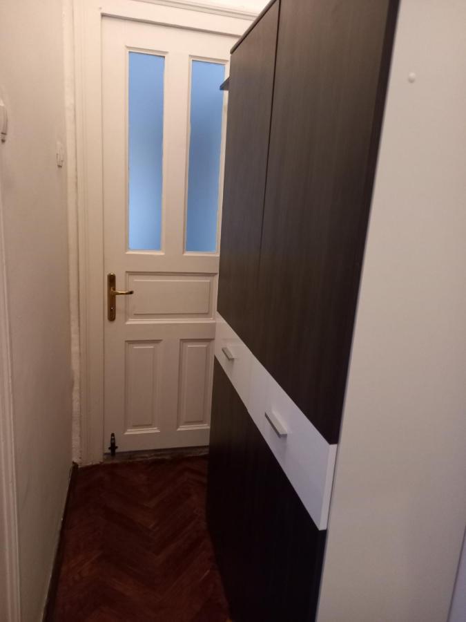 Apartmani Iris I Ana Crikvenica Exteriör bild