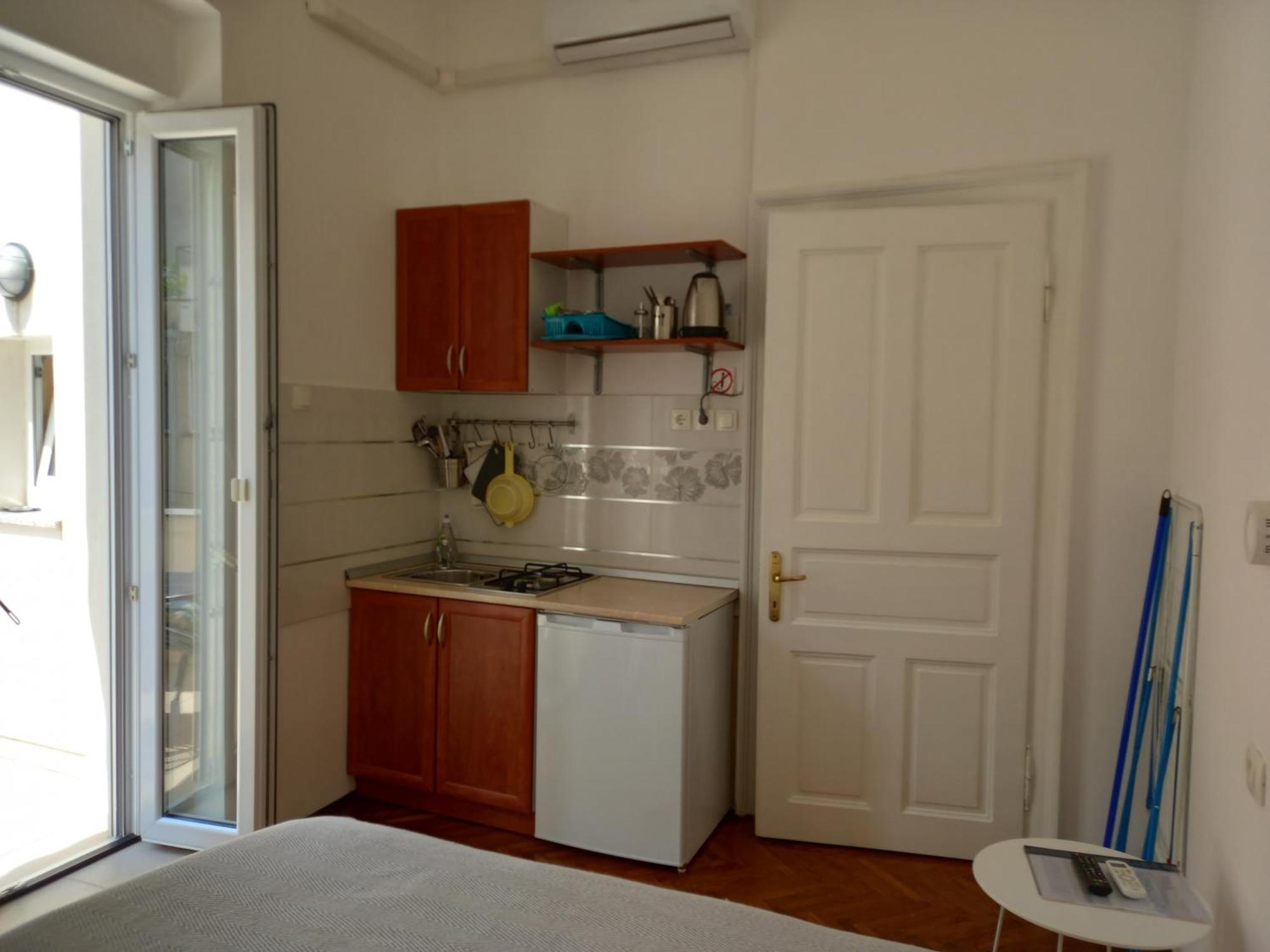 Apartmani Iris I Ana Crikvenica Exteriör bild