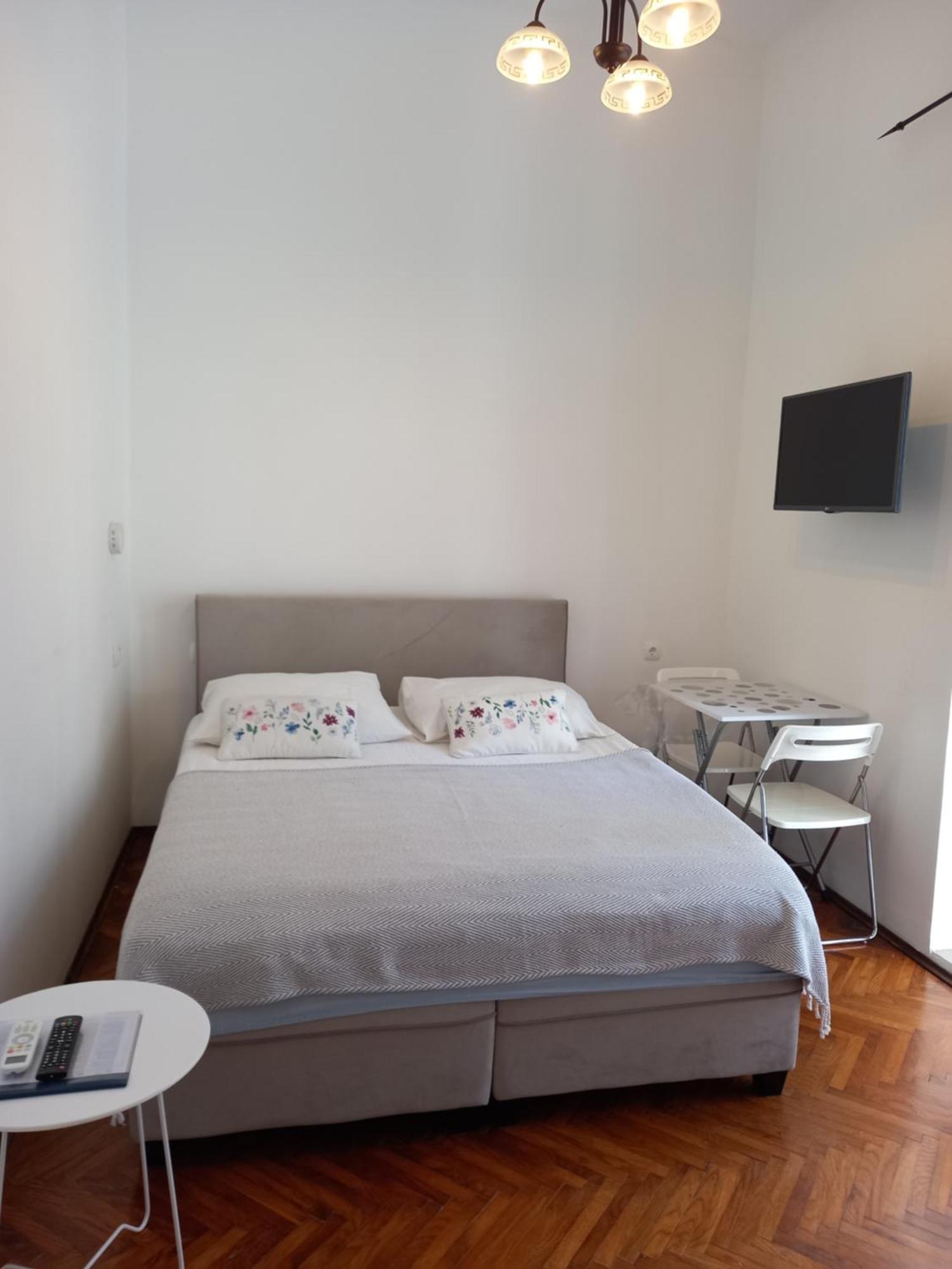 Apartmani Iris I Ana Crikvenica Exteriör bild