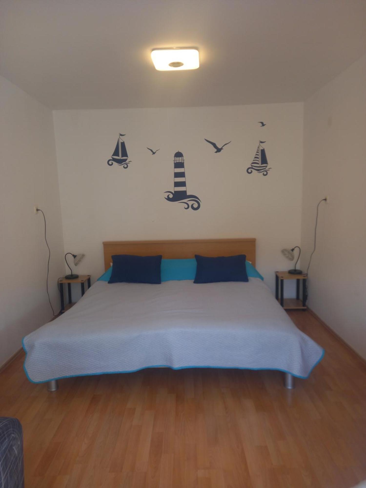 Apartmani Iris I Ana Crikvenica Exteriör bild
